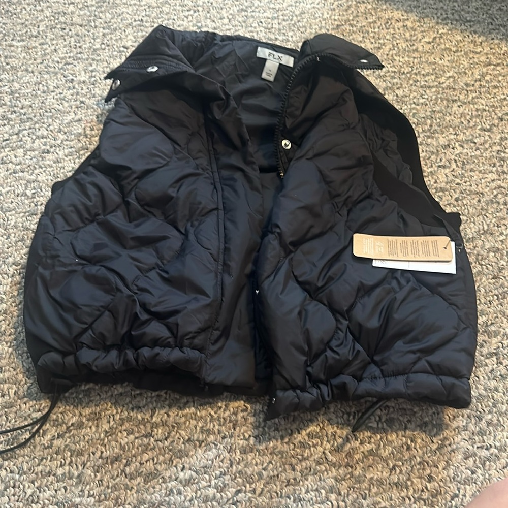 flx black cropped vest.